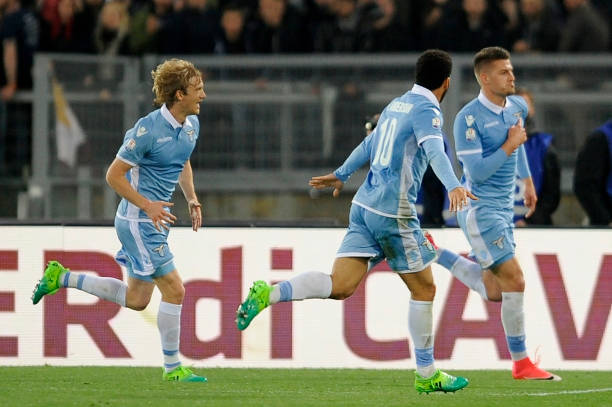 雜且動盪 雜且動盪